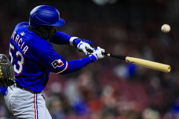 Scuffling offenses clash as Rangers oppose White Sox