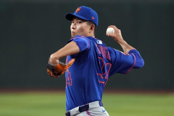 Slumping Red Sox face pitching-strong, offensively challenged Mets