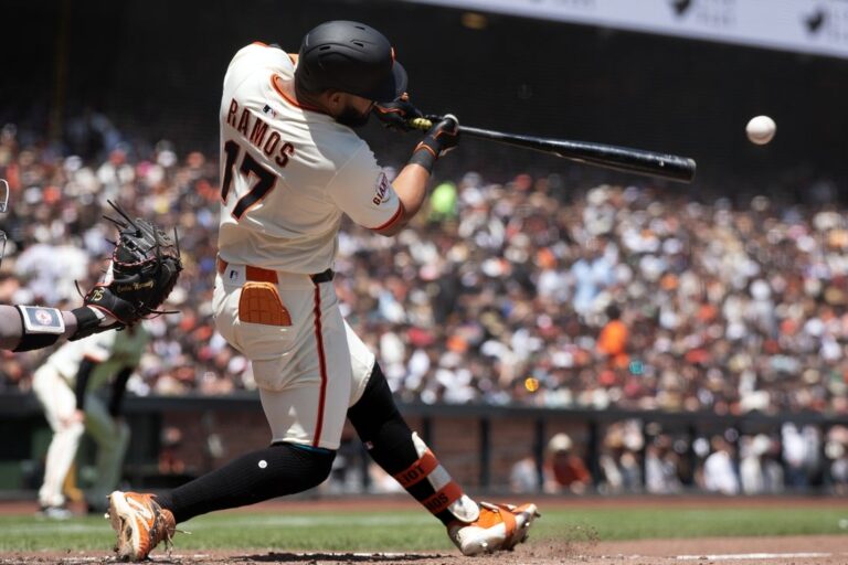 Giants beat Red Sox in slugfest to take series