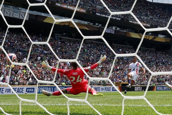 PSG advances to Round of 16, eliminates Sounders