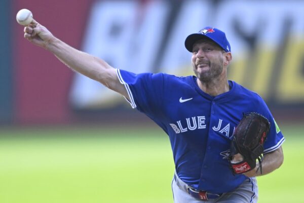 Pursuing first-place Yankees, Jays turn to Max Scherzer