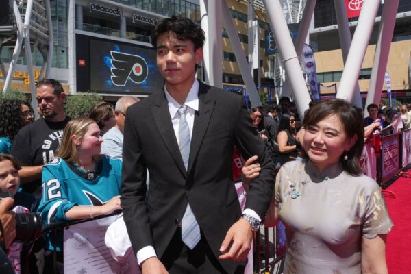 Simon Wang becomes highest drafted Chinese-born player in NHL history
