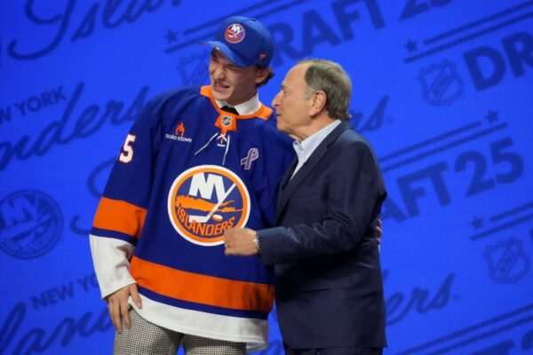 Matthew Schaefer goes No. 1 to Islanders in NHL draft