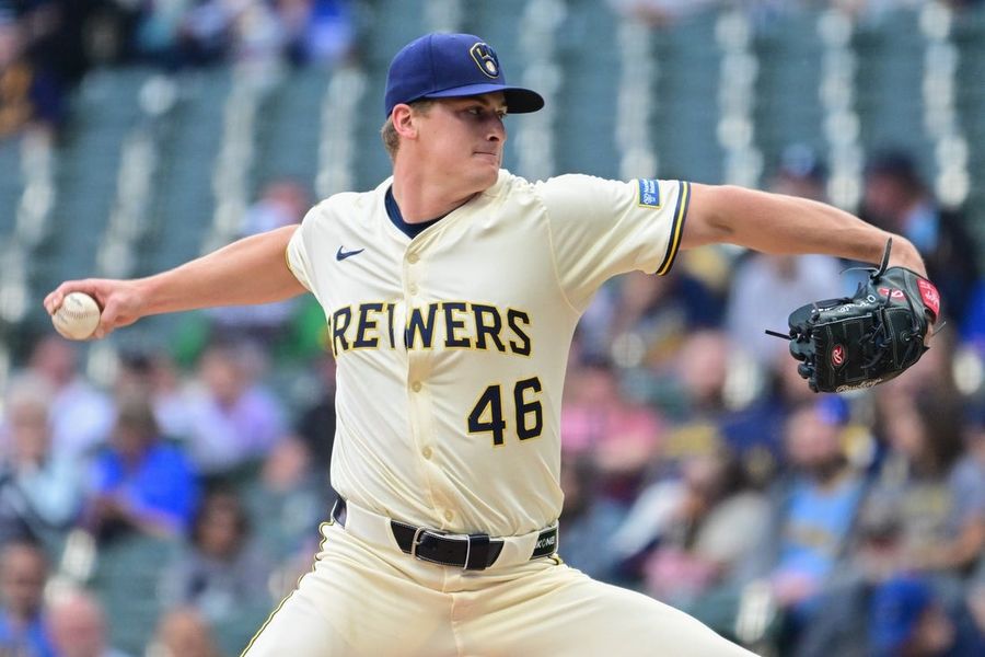 MLB: Atlanta Braves at Milwaukee Brewers