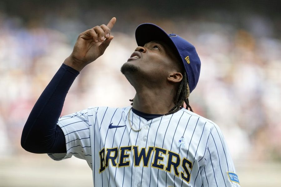 MLB: St. Louis Cardinals at Milwaukee Brewers