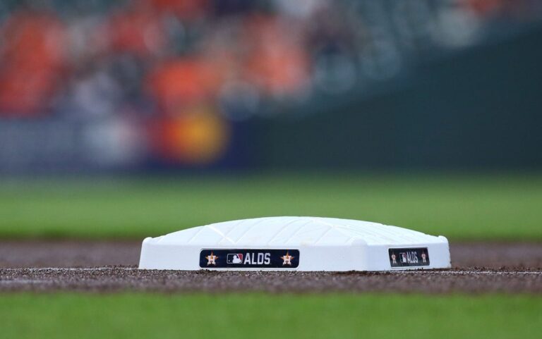 Former White Sox closer Bobby Jenks passes away at 44