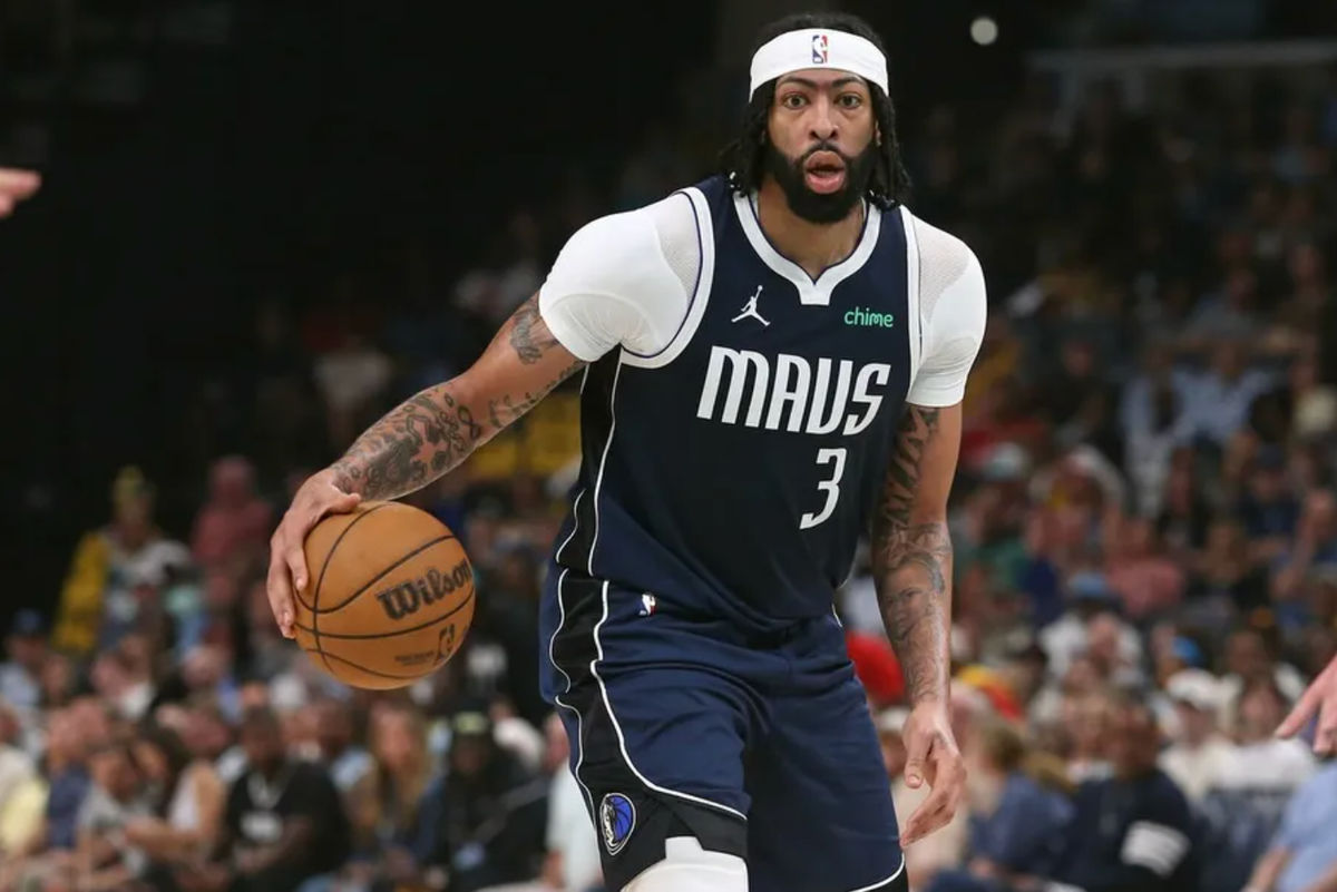 Apr 18, 2025; Memphis, Tennessee, USA; Dallas Mavericks forward Anthony Davis (3) dribbles during the second quarter against the Memphis Grizzlies at FedExForum. Mandatory Credit: Petre Thomas-Imagn Images