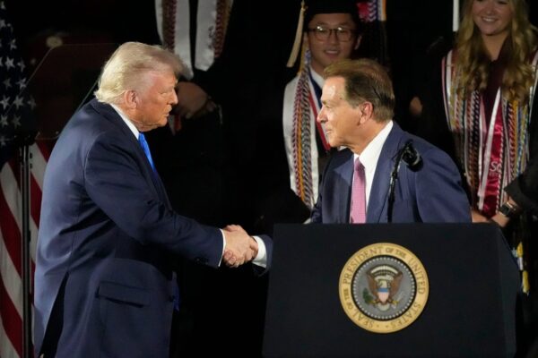 Reports: Donald Trump to sign executive order for NIL standards