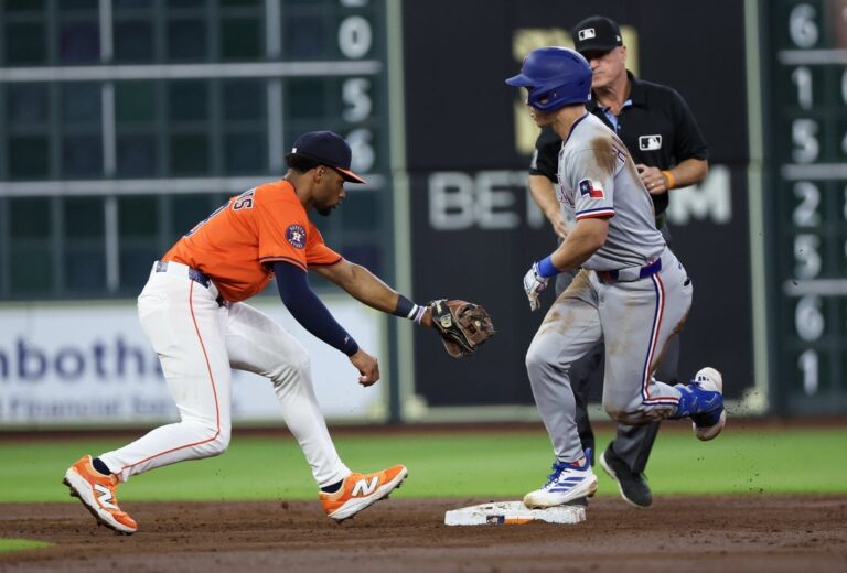 Astros walk-off Rangers in 11th to halt 4-game skid