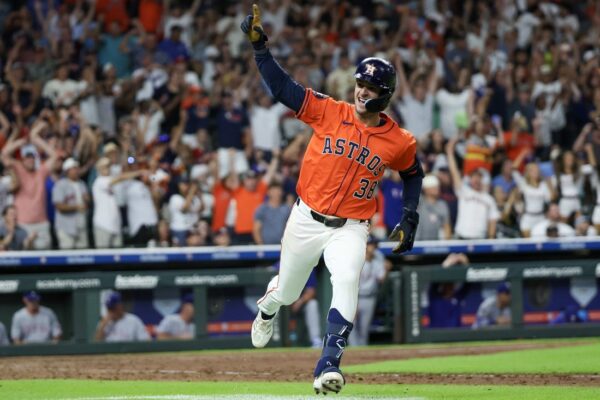 Astros fill in missing pieces in series against Rangers