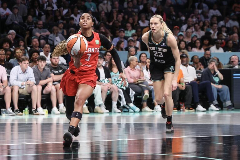 Leonie Fiebich helps Liberty rally past Dream