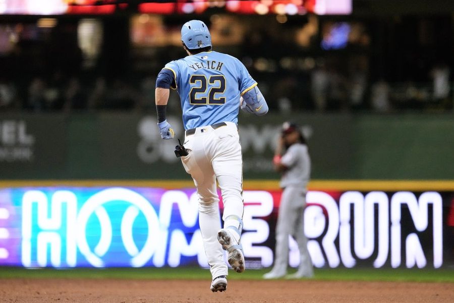 MLB: Washington Nationals at Milwaukee Brewers