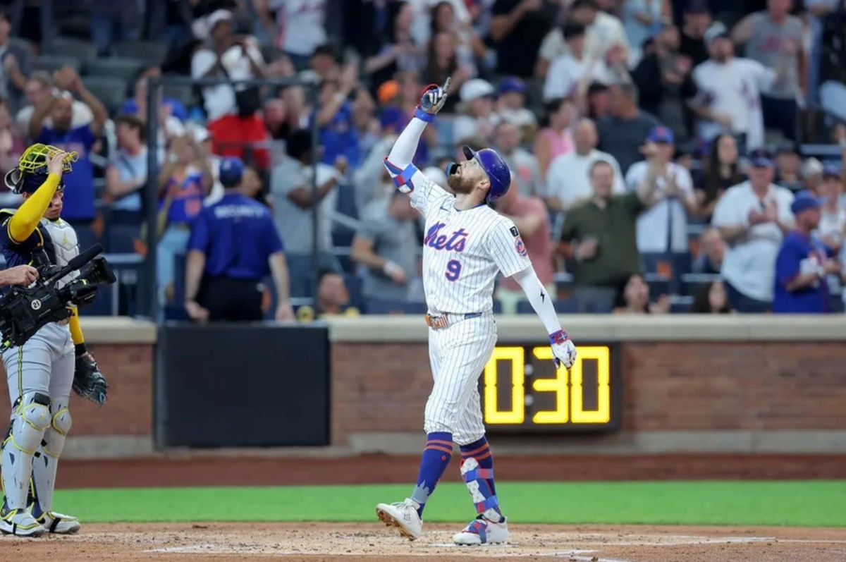 Jul 3, 2025; New York City, New York, USA; New York Mets left fielder Brandon Nimmo (9) rounds the bases after hitting a solo home run against the Milwaukee Brewers during the second inning at Citi Field. Mandatory Credit: Brad Penner-Imagn Images