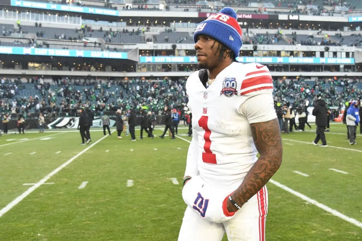 Jan 5, 2025; Philadelphia, Pennsylvania, USA; New York Giants wide receiver Malik Nabers (1) walks off the field after loss to Philadelphia Eagles at Lincoln Financial Field. Mandatory Credit: Eric Hartline-Imagn Images