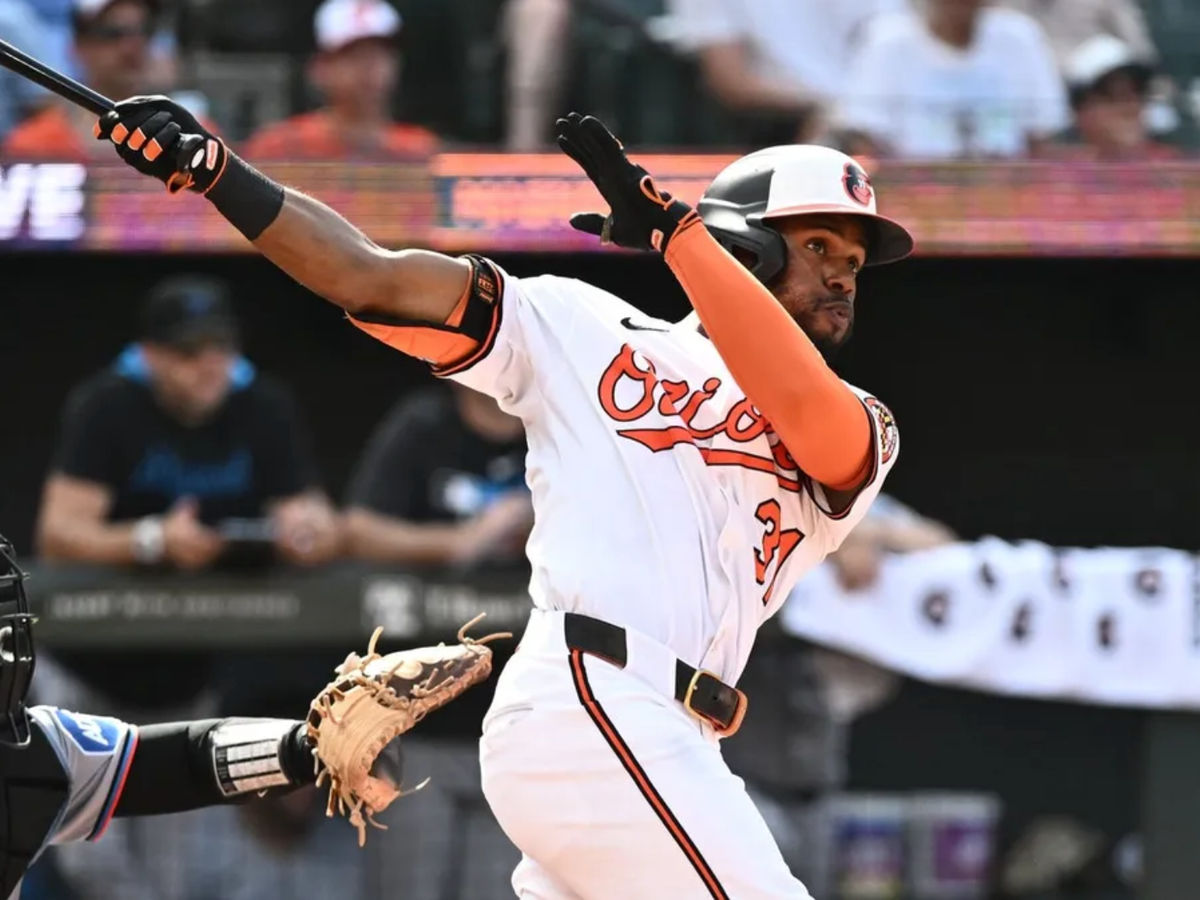 vJul 13, 2025; Baltimore, Maryland, USA; Baltimore Orioles center fielder Cedric Mullins (31) singles during the sixth inning against the Miami Marlins at Oriole Park at Camden Yards. Mandatory Credit: James A. Pittman-Imagn Images